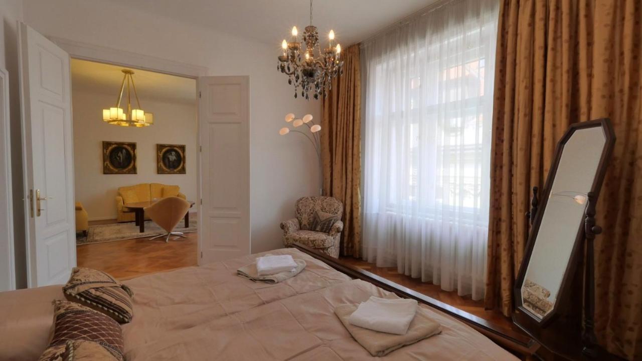 Velky 3I Apartman V Centre Mesta Bratislava Exterior foto